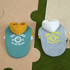 Fleece-style sweatshirt