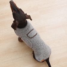 Long-back short-leg coat