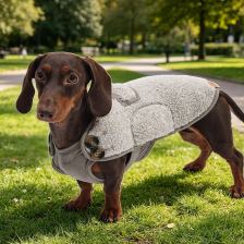 Long-back short-leg coat